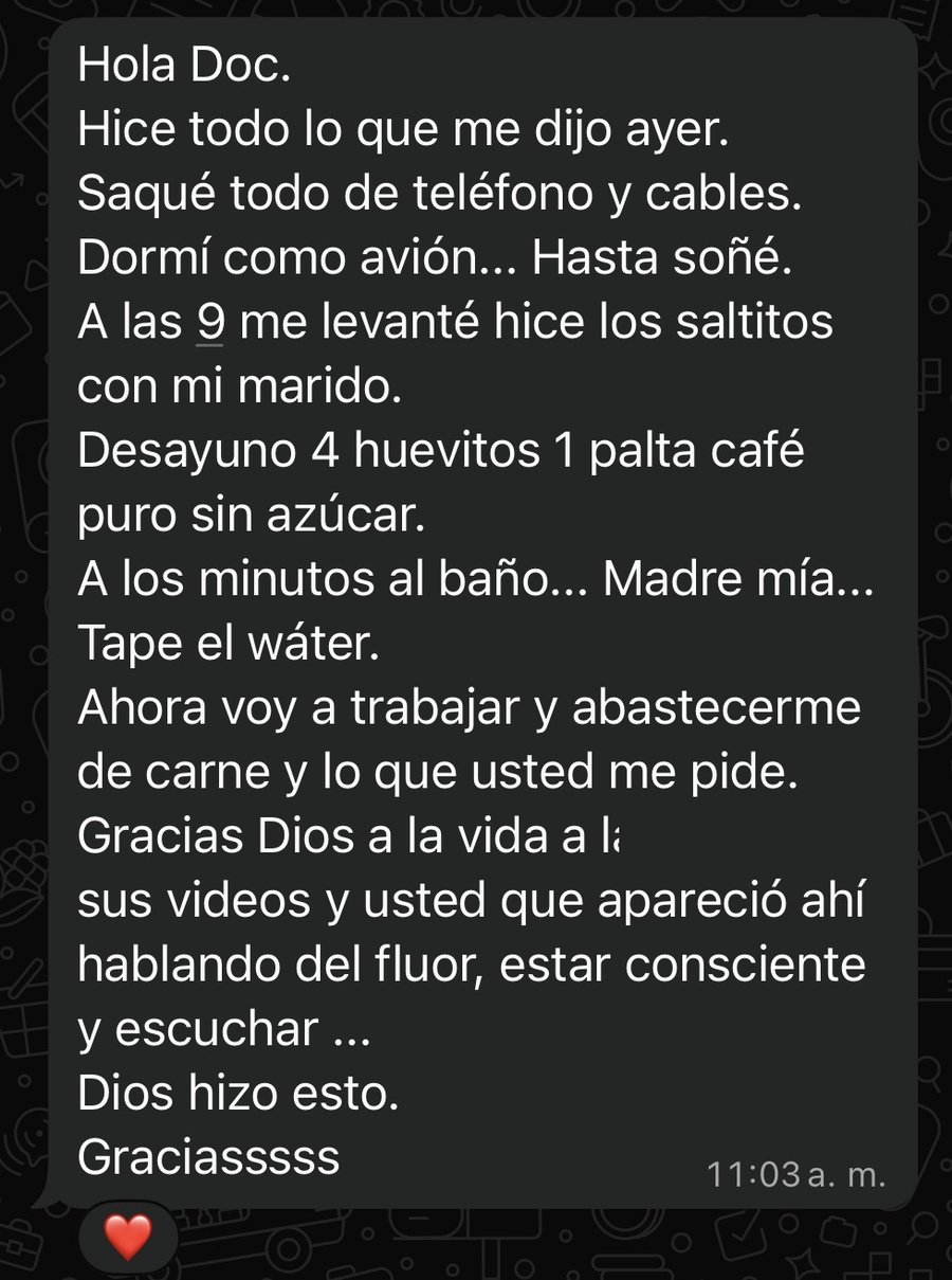 Saqué el teléfono de la pieza y dormí como avión; desayuno con huevos y palta